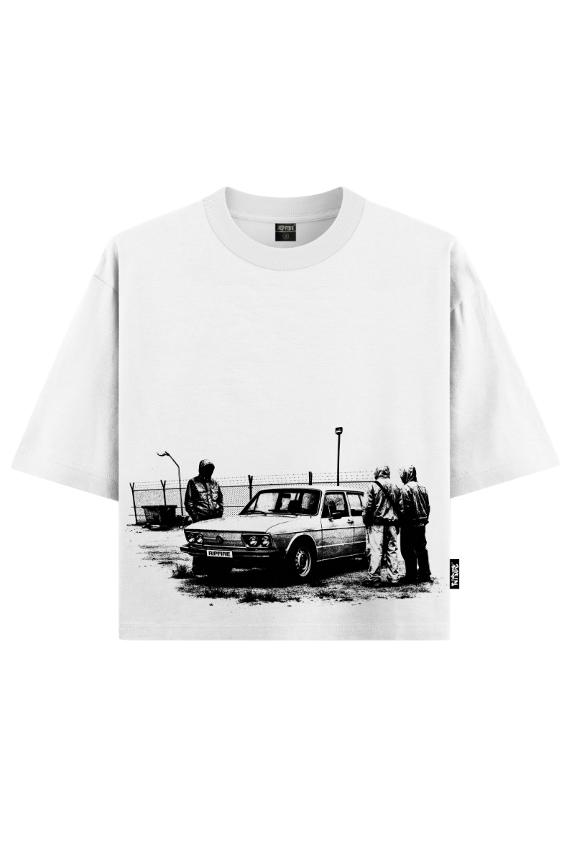 Camiseta Boxy Over “OUTLAWS” Branco